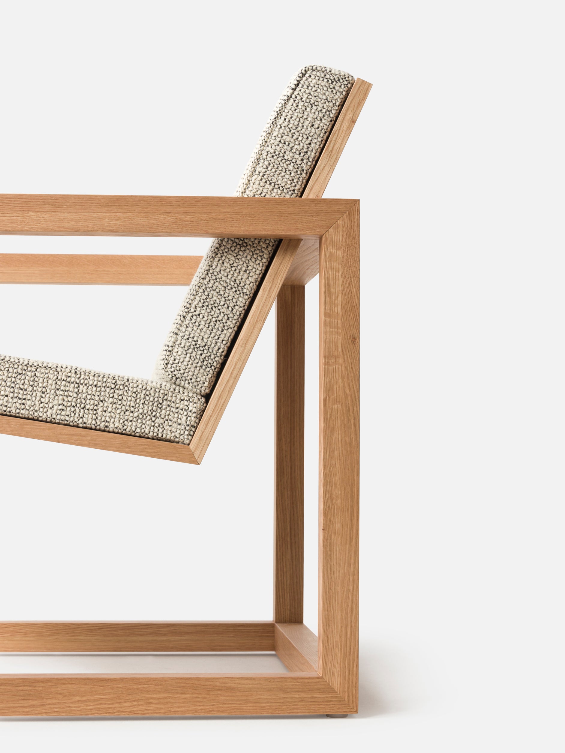 Framed Armchair Oak/Entwine Granite / One Size