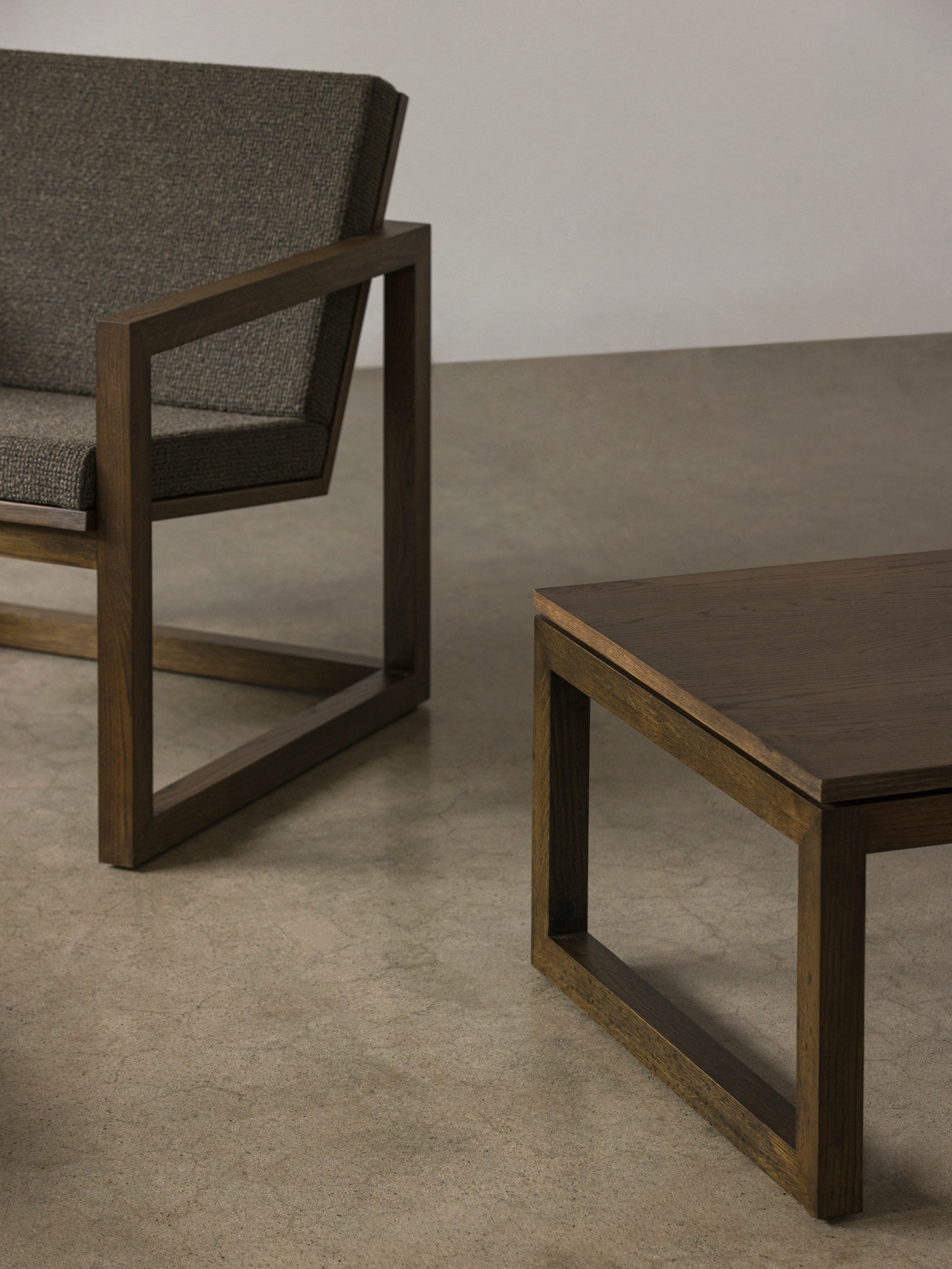 Framed Armchair Smoked Oak/Entwine Riverstone / One Size