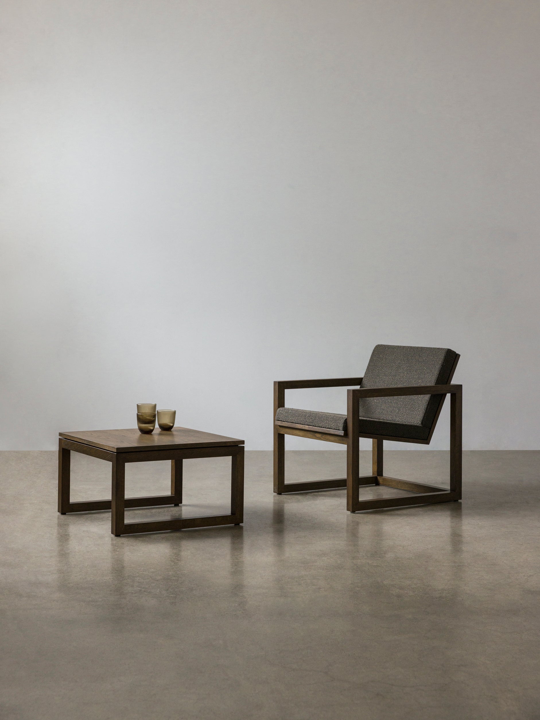 Framed Armchair Smoked Oak/Entwine Riverstone / One Size