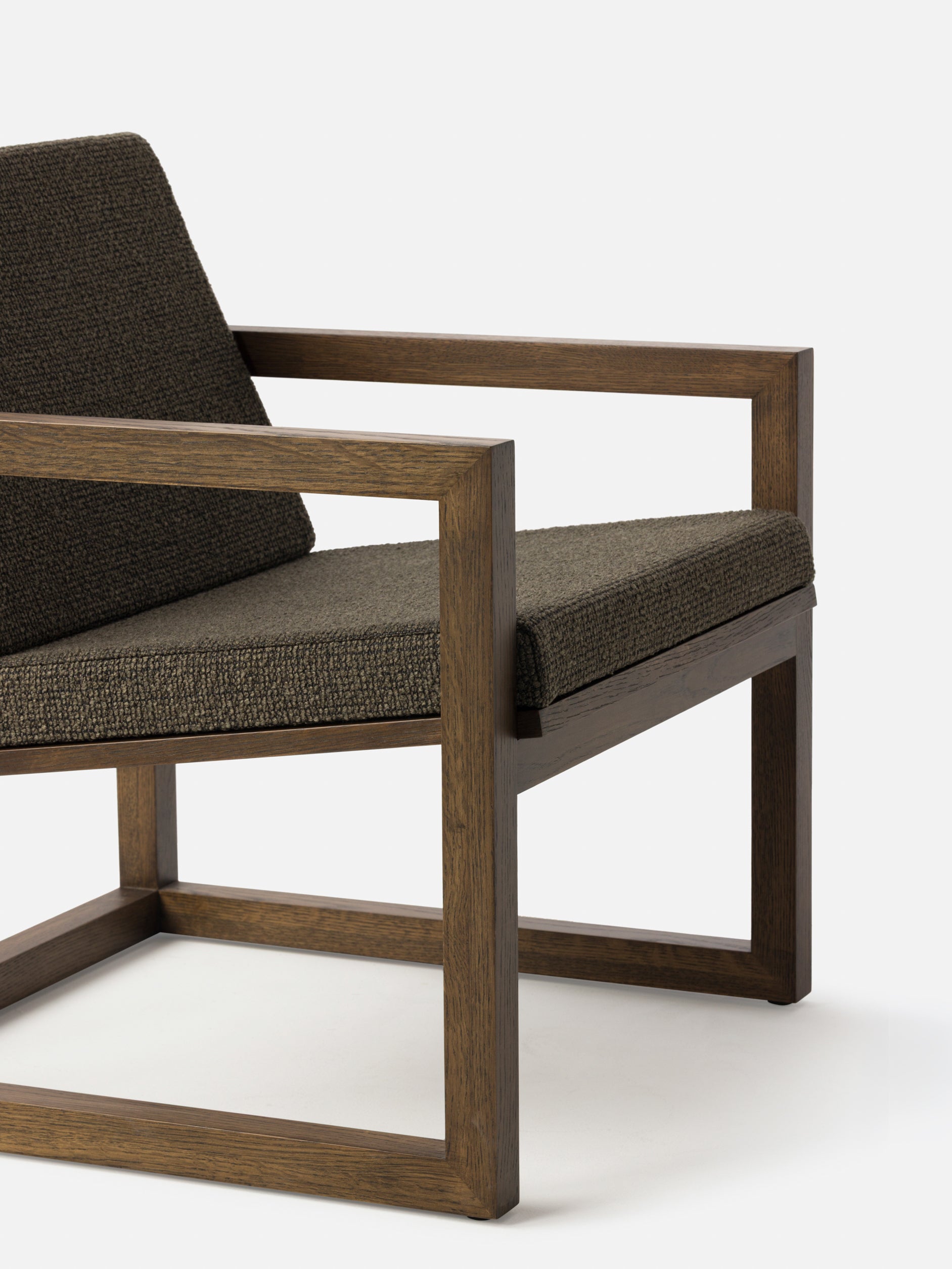 Framed Armchair Smoked Oak/Entwine Riverstone / One Size