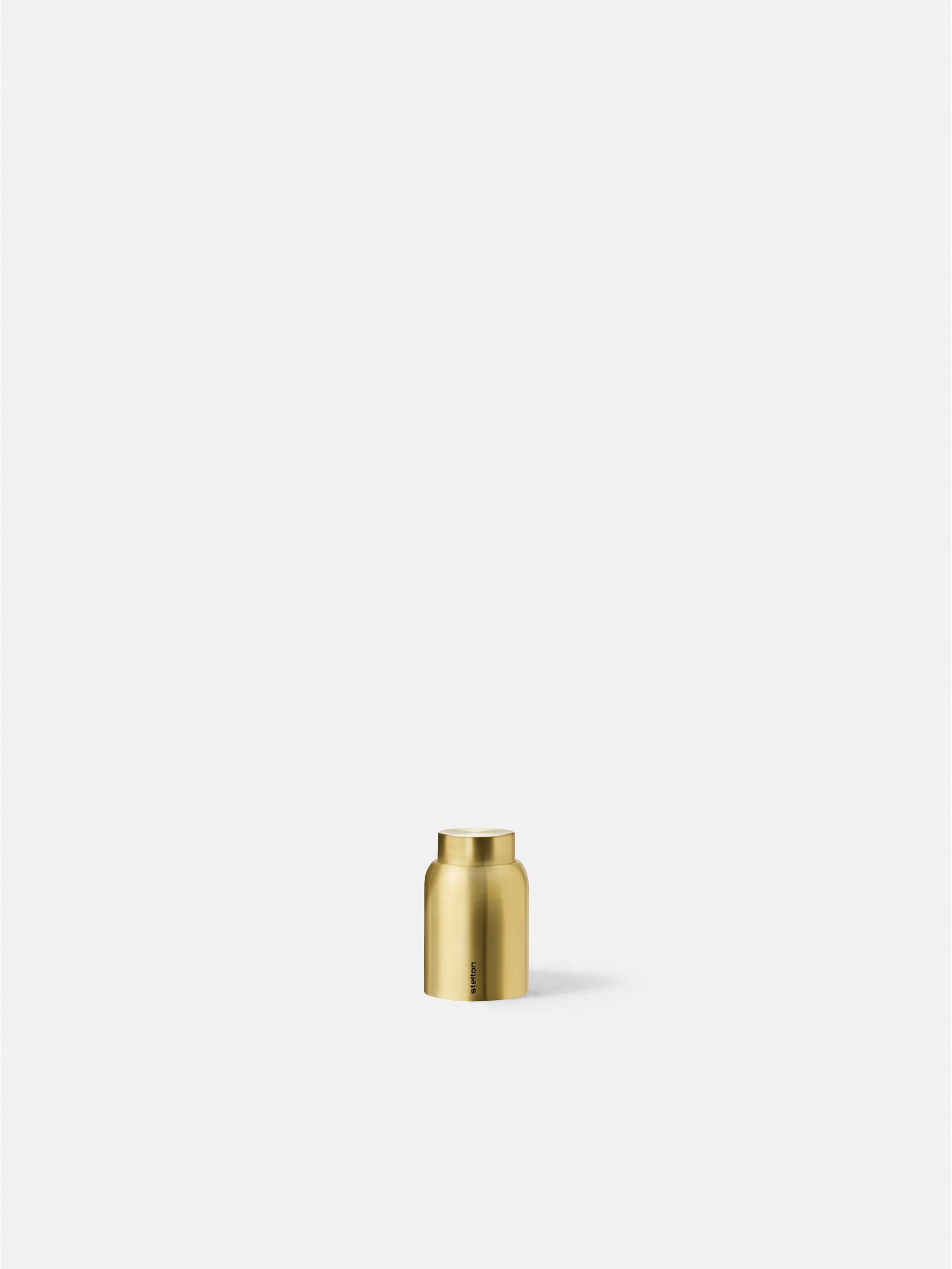 Stelton Collar Vacuum Seal Bottle Stopper Brushed Brass / One Size