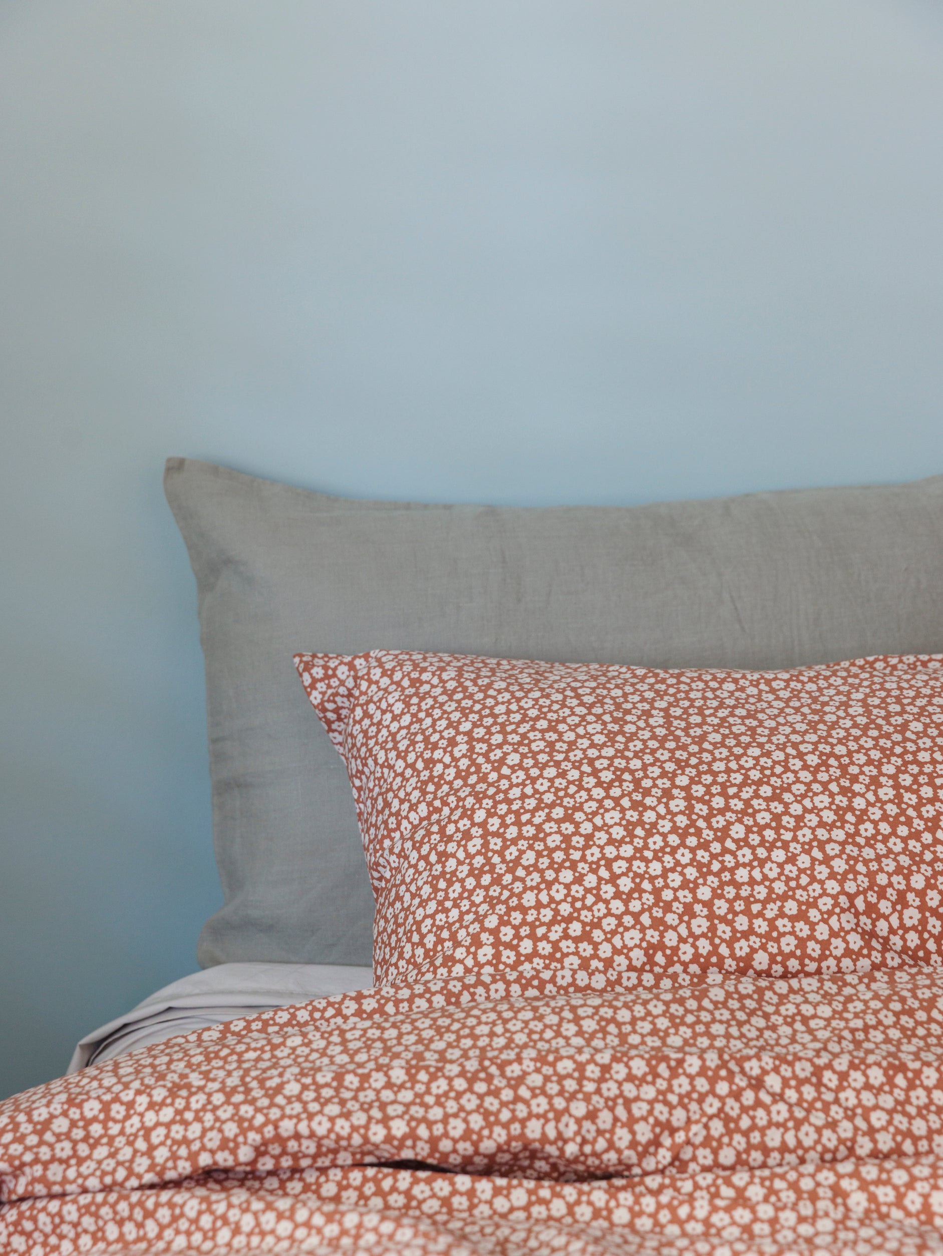 Forget Me Not Organic Cotton Lodge Pillowcase Pair Toffee/Nougat / Lodge Pillowcase Pair