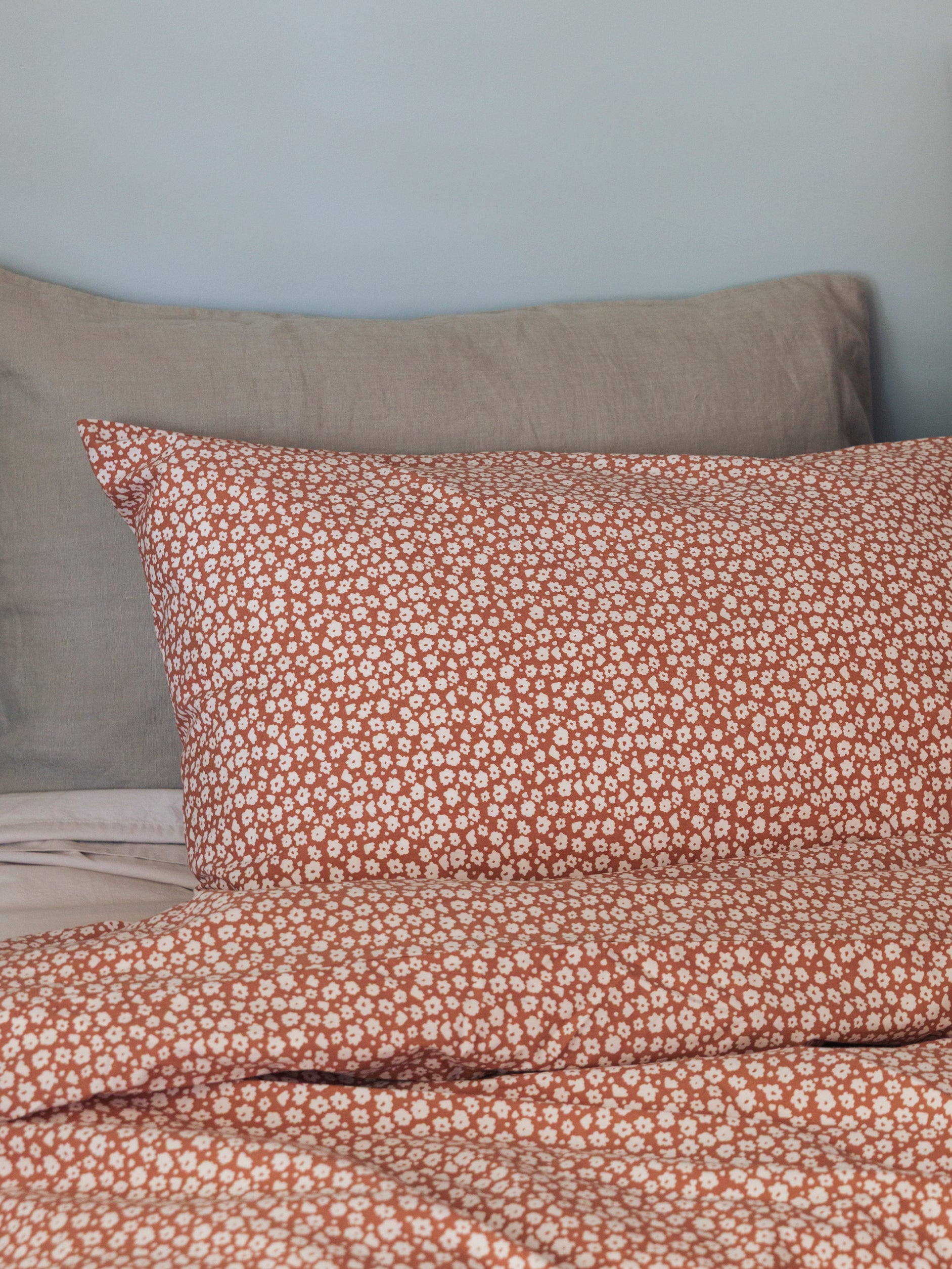 Forget Me Not Organic Cotton Pillowcase Pair Toffee/Nougat / Pillowcase Pair