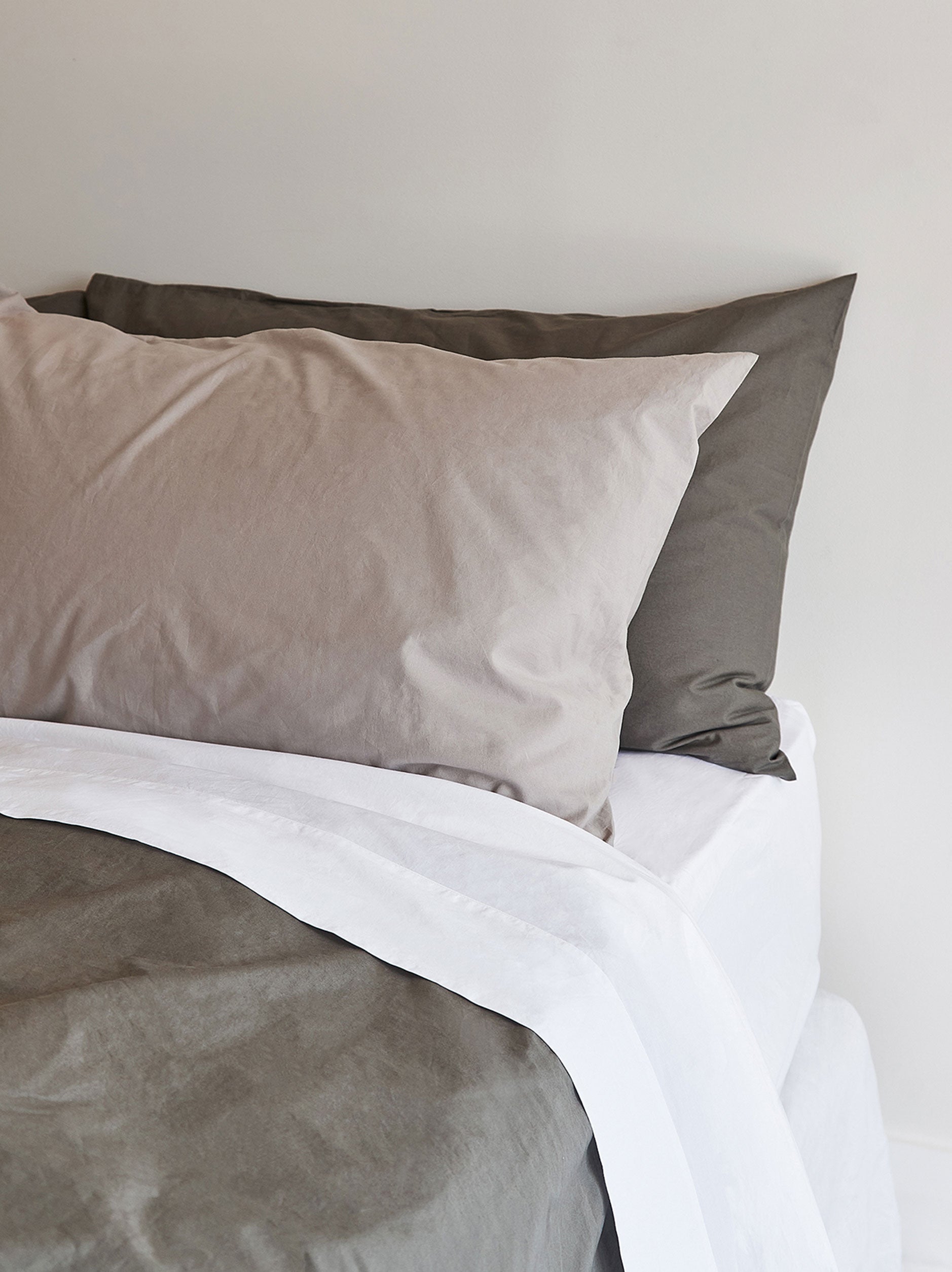 Classic Organic Cotton Fitted Sheet White / Super King