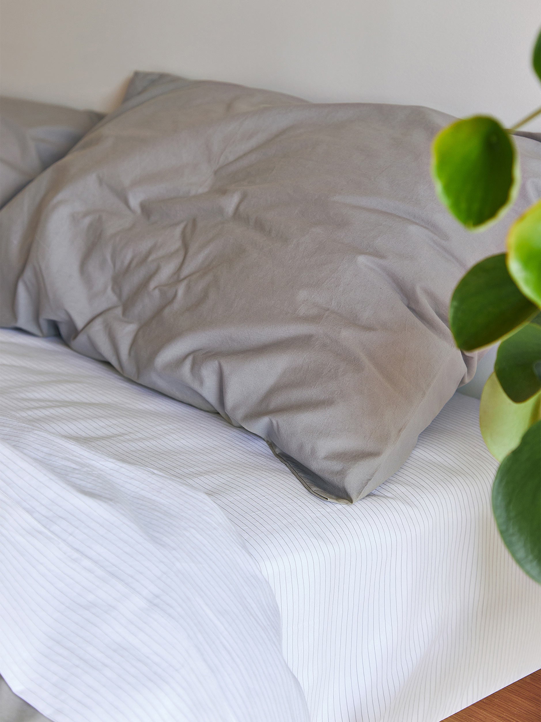 Pinstripe Organic Cotton Fitted Sheet White/Grey / King
