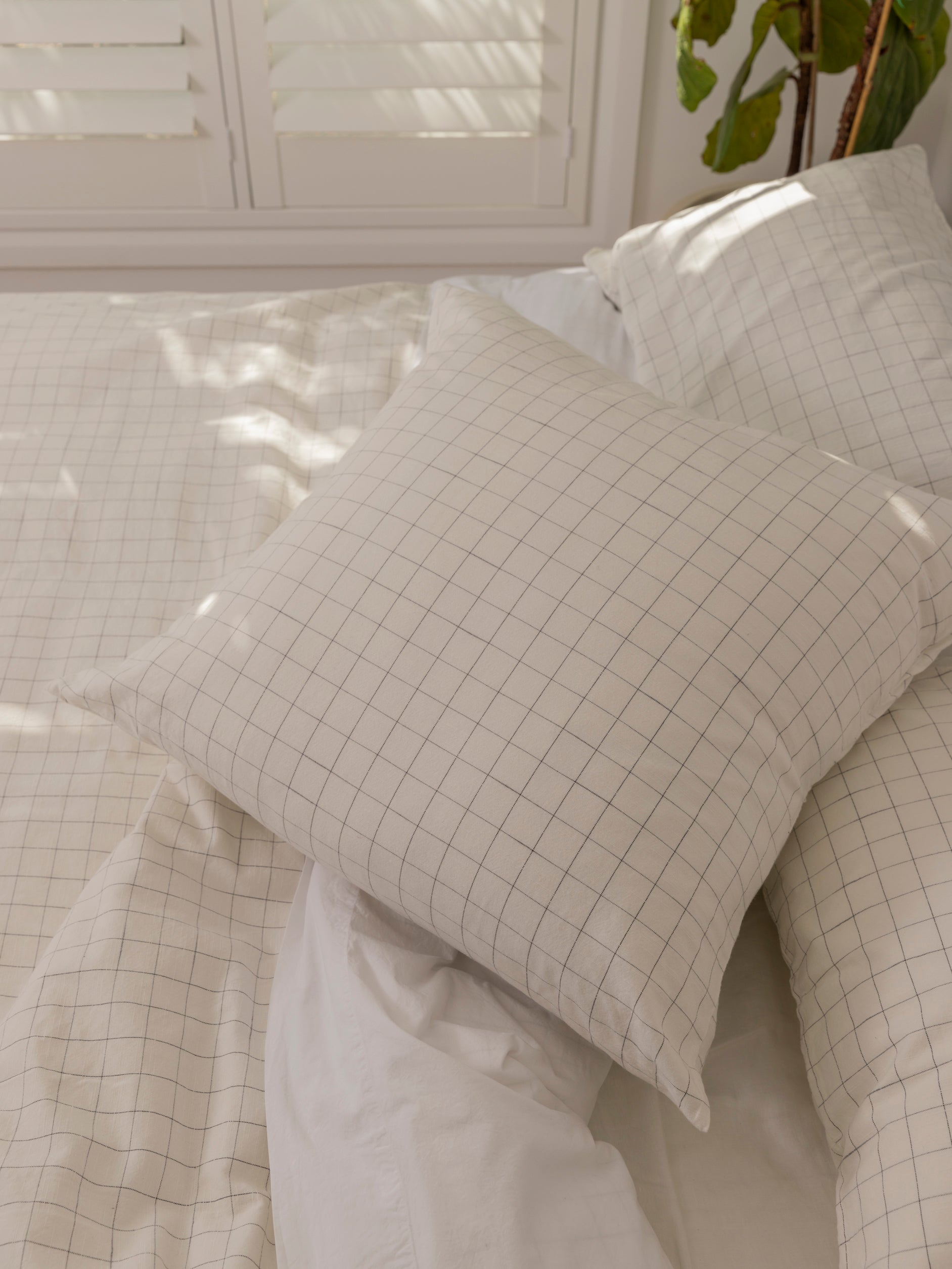 Grid Euro Pillowcase White/Charcoal / Euro Pillowcase
