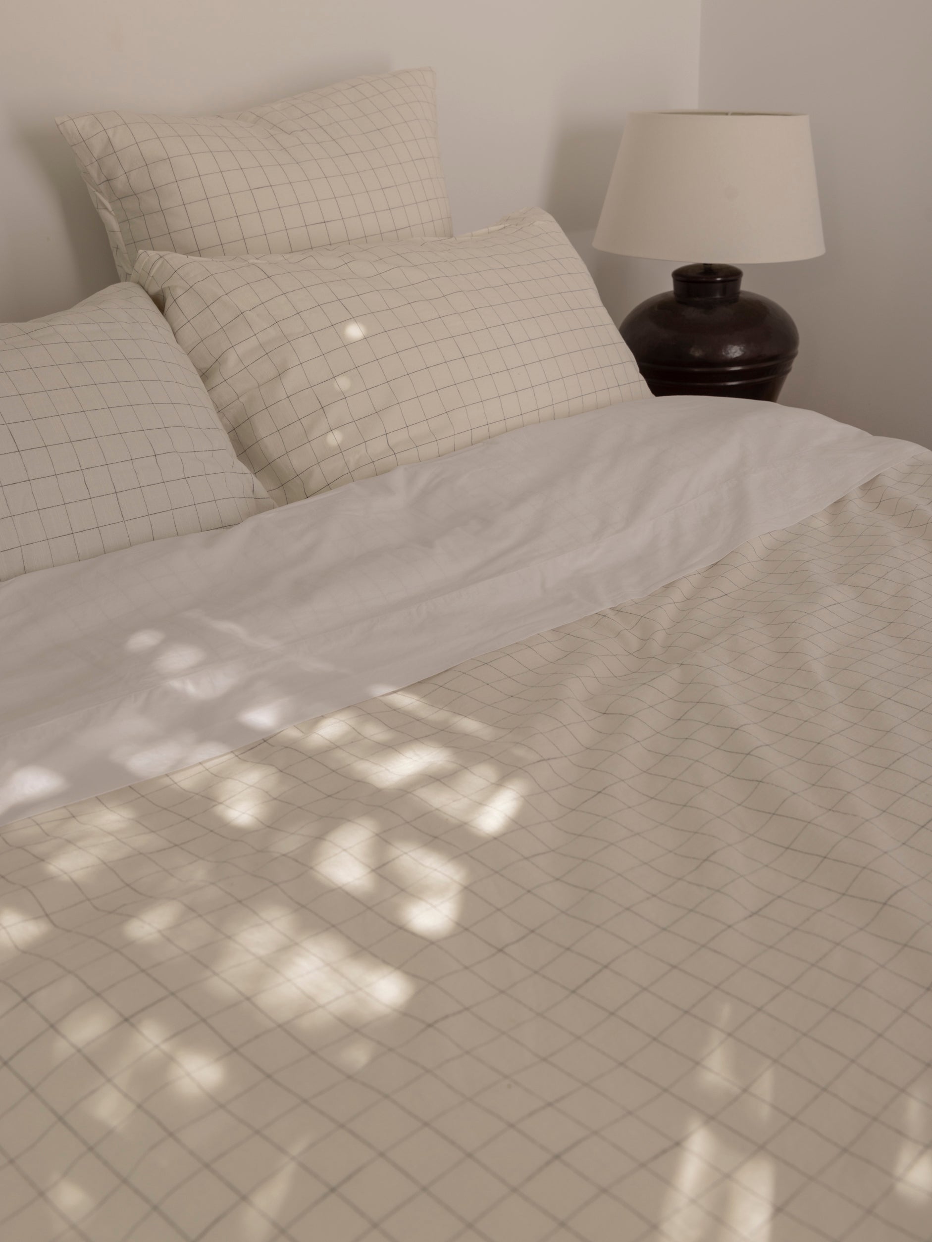 Grid Duvet Cover White/Charcoal / King Single/Double