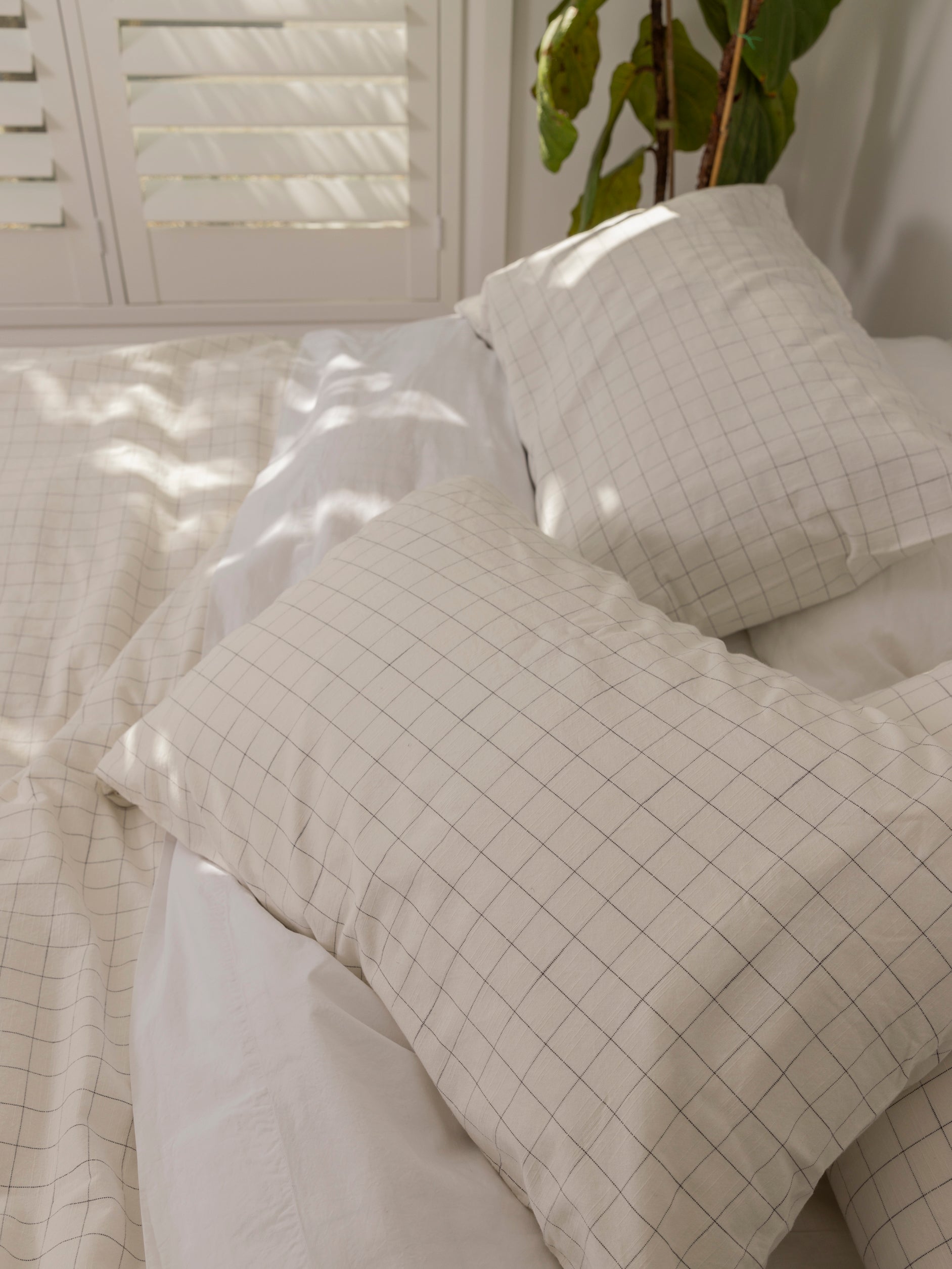 Grid Pillowcase Pair White/Charcoal / Pillowcase Pair
