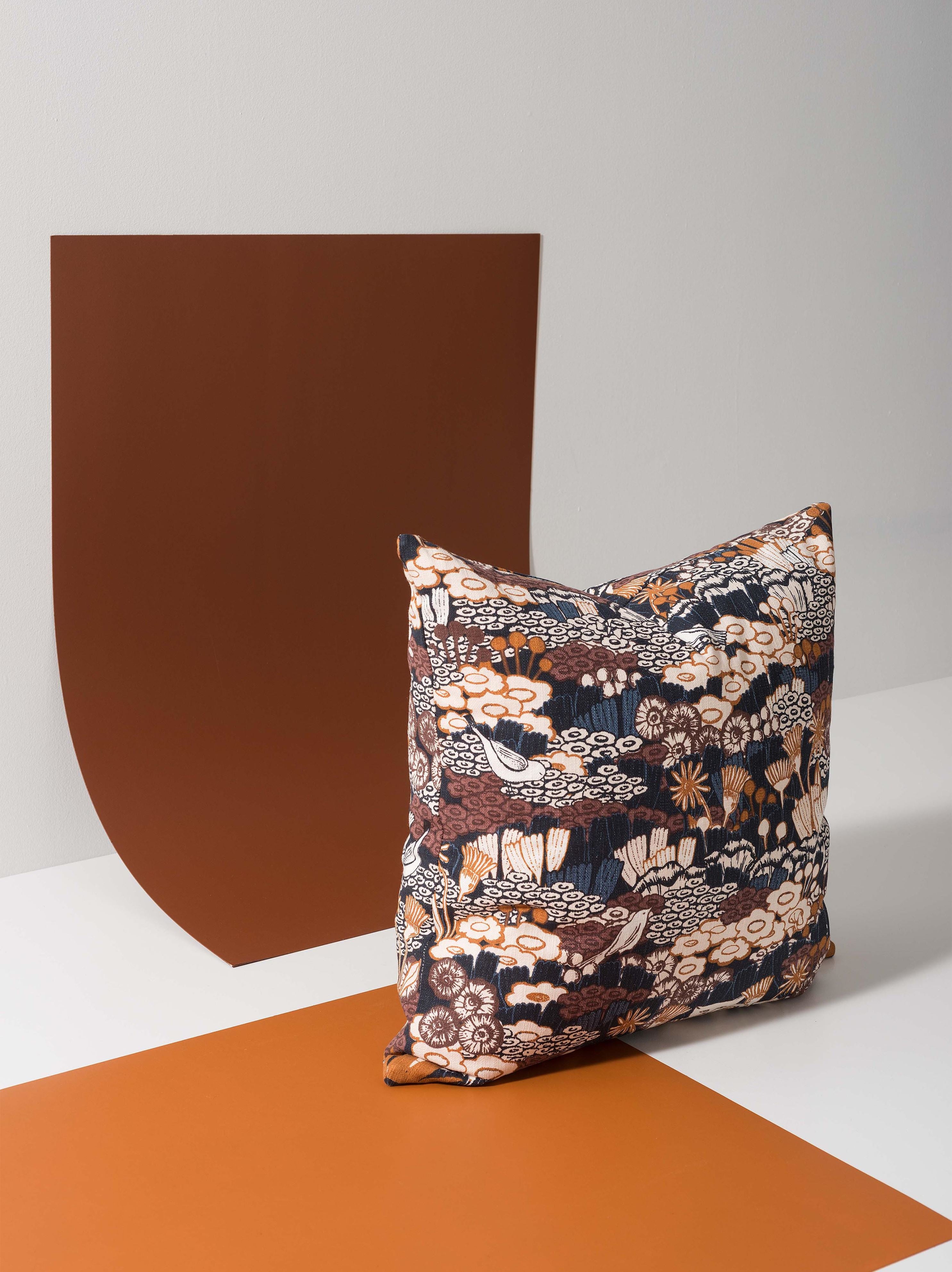 Bloomsbury Cushion Cover Midnight/Multi / 55x55cm