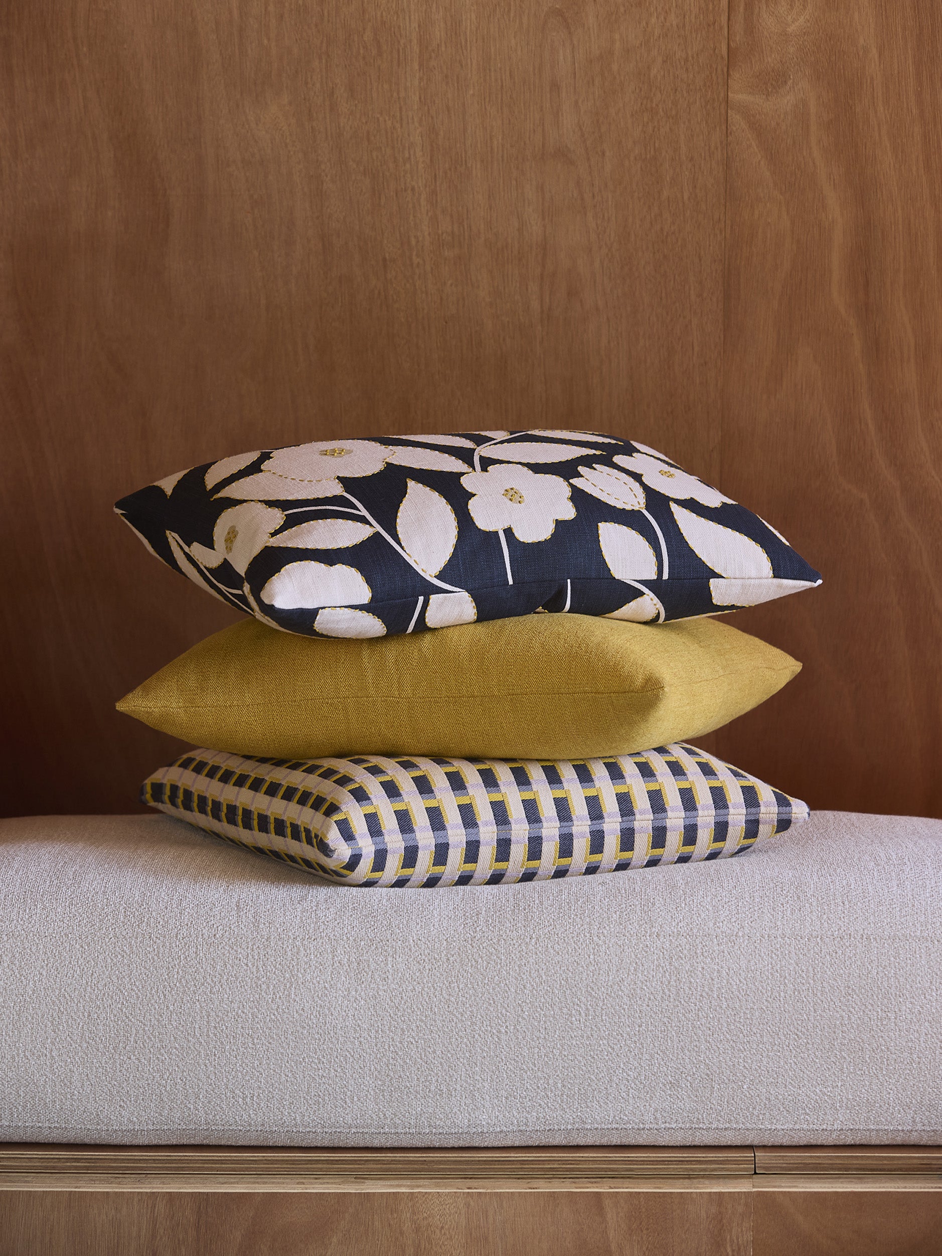 Ebisu Cushion Cover Oxford Blue/Multi / 60x40cm