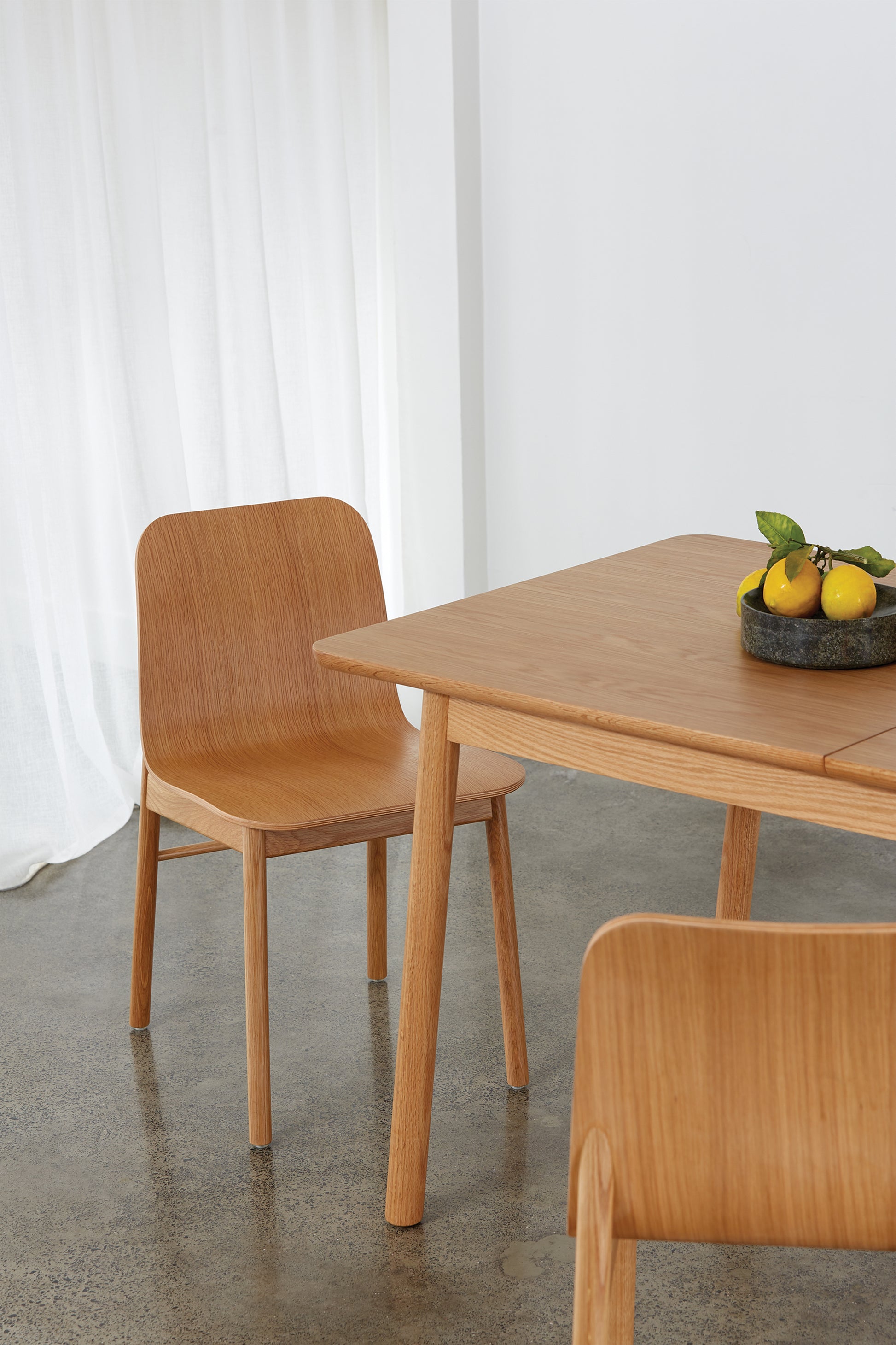 Aspen Chair w/ Wooden Legs Oak / One Size