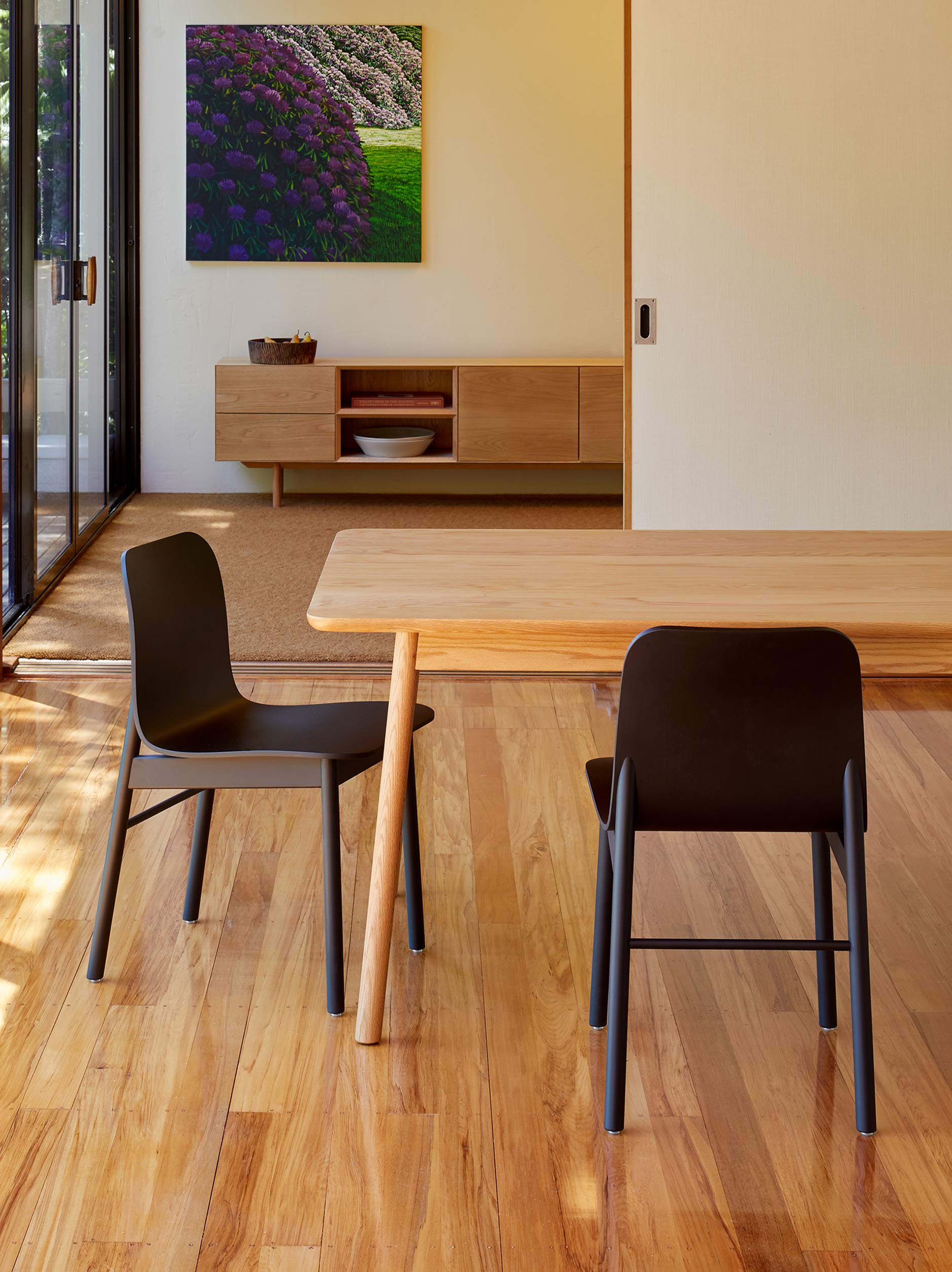 Aspen Chair w/Wooden Legs Black / One Size