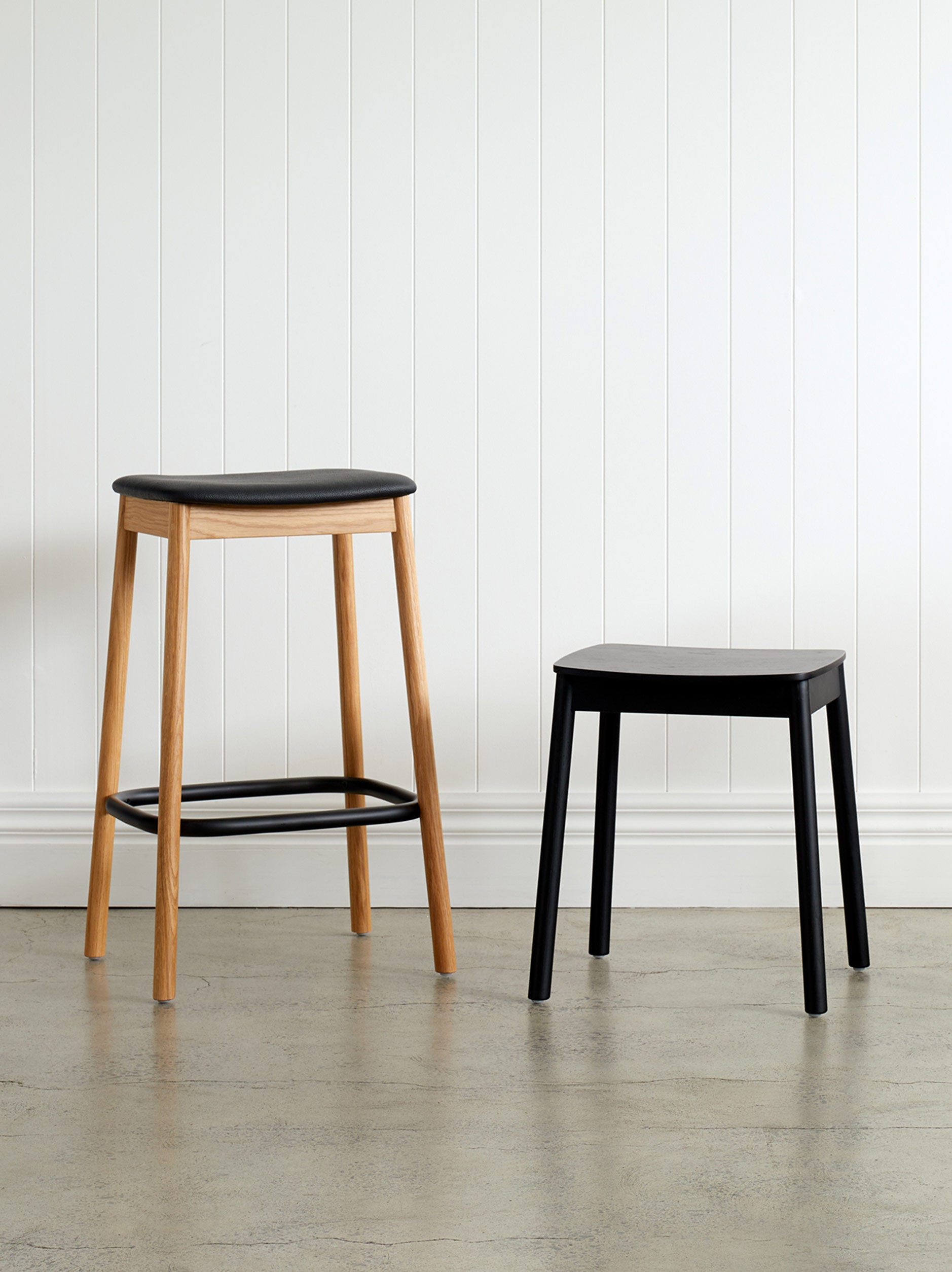 Radial Stool Low Black / 46.5cmh