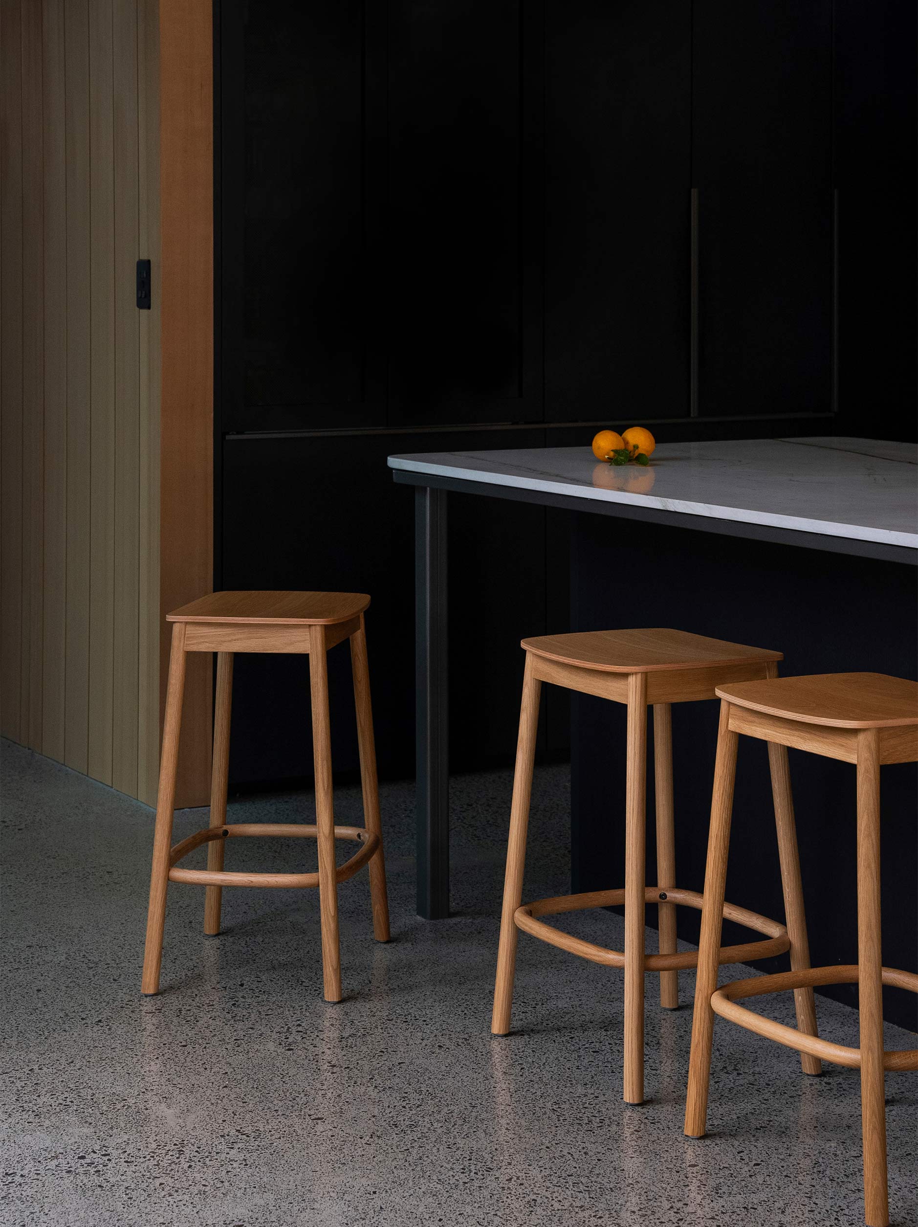 Radial Stool Oak / 66.5cmh