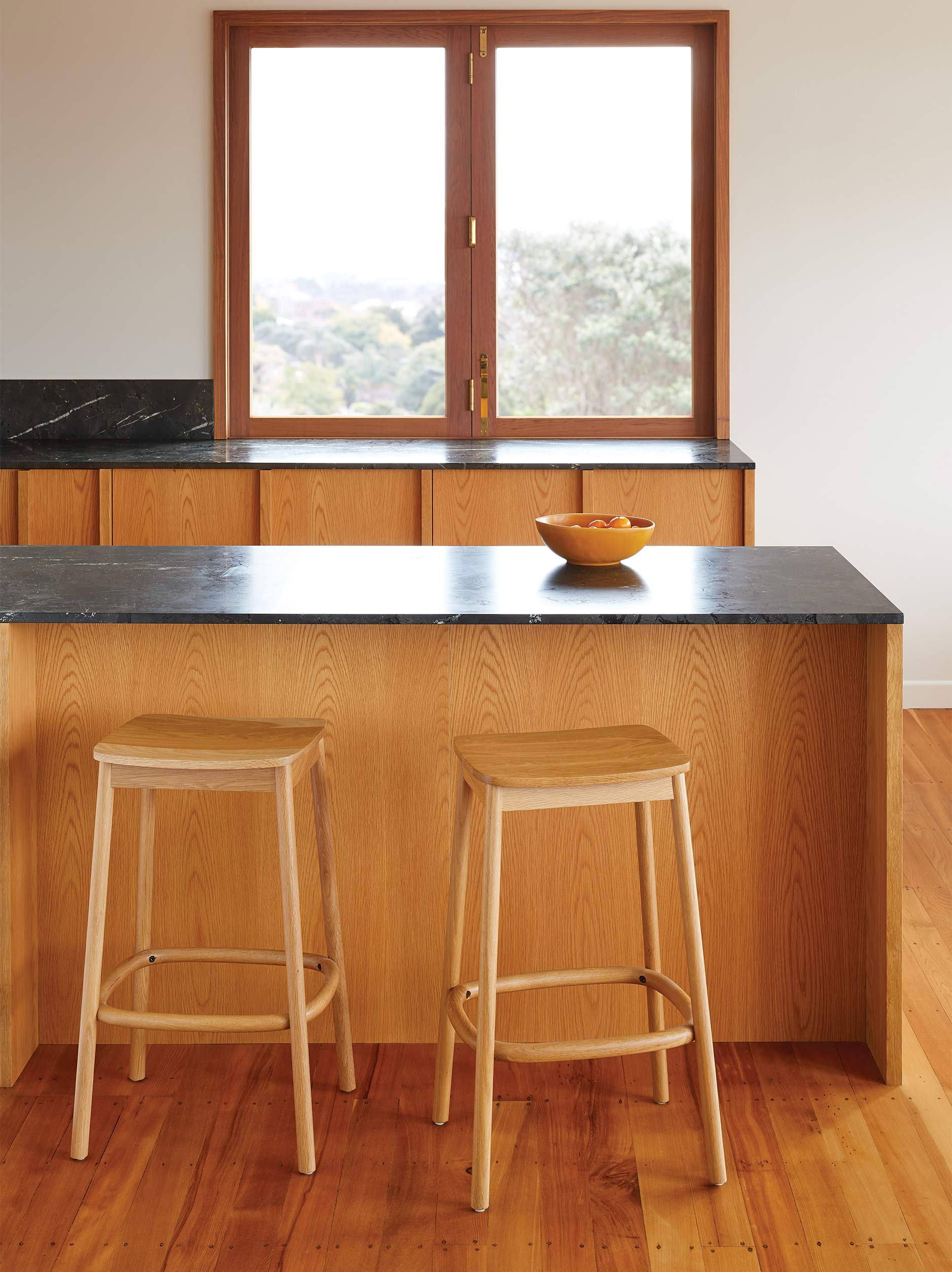 Radial Stool Oak / 66.5cmh
