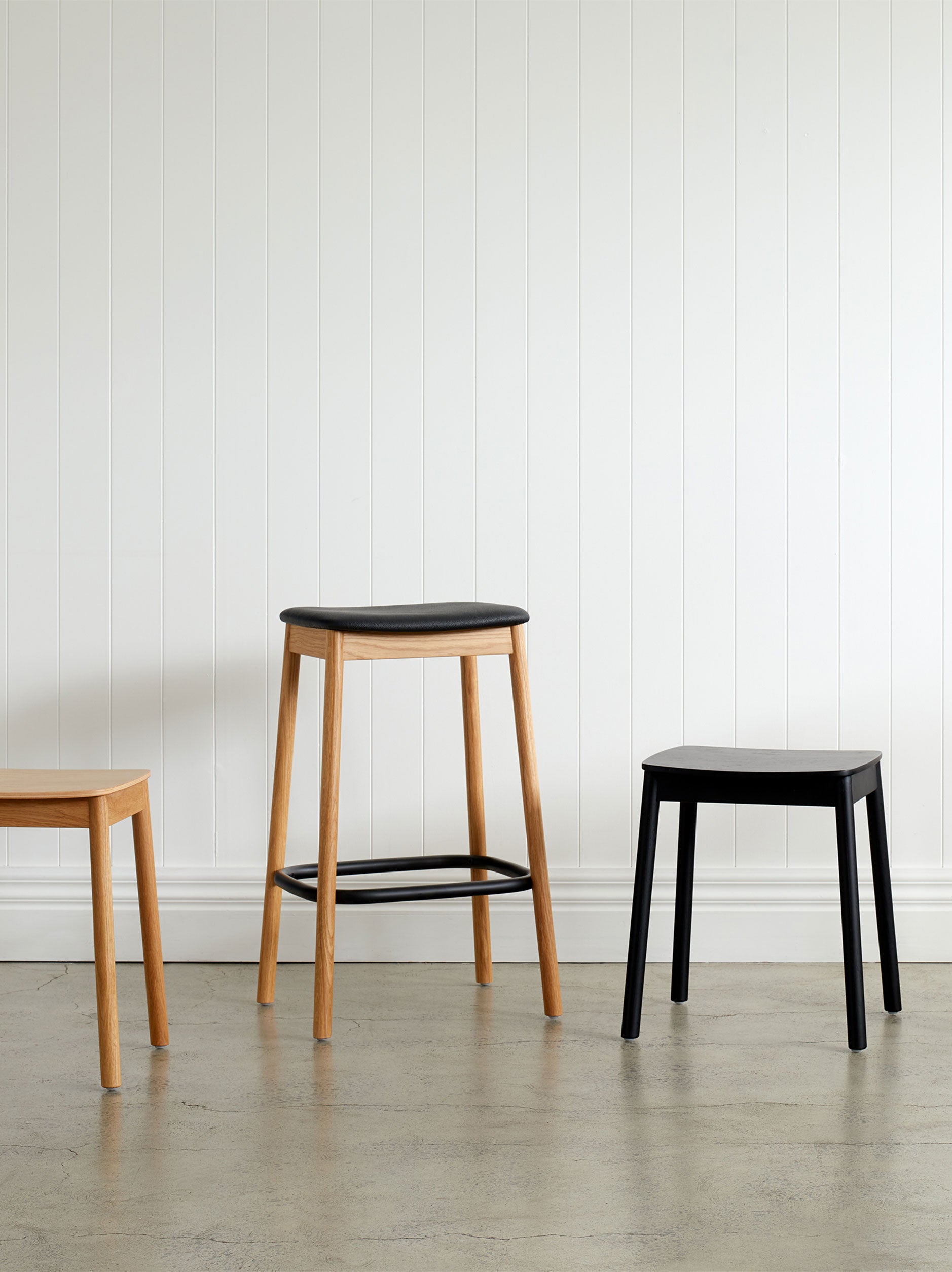 Radial Stool w/Leather Seat Oak/Black / 68cmh