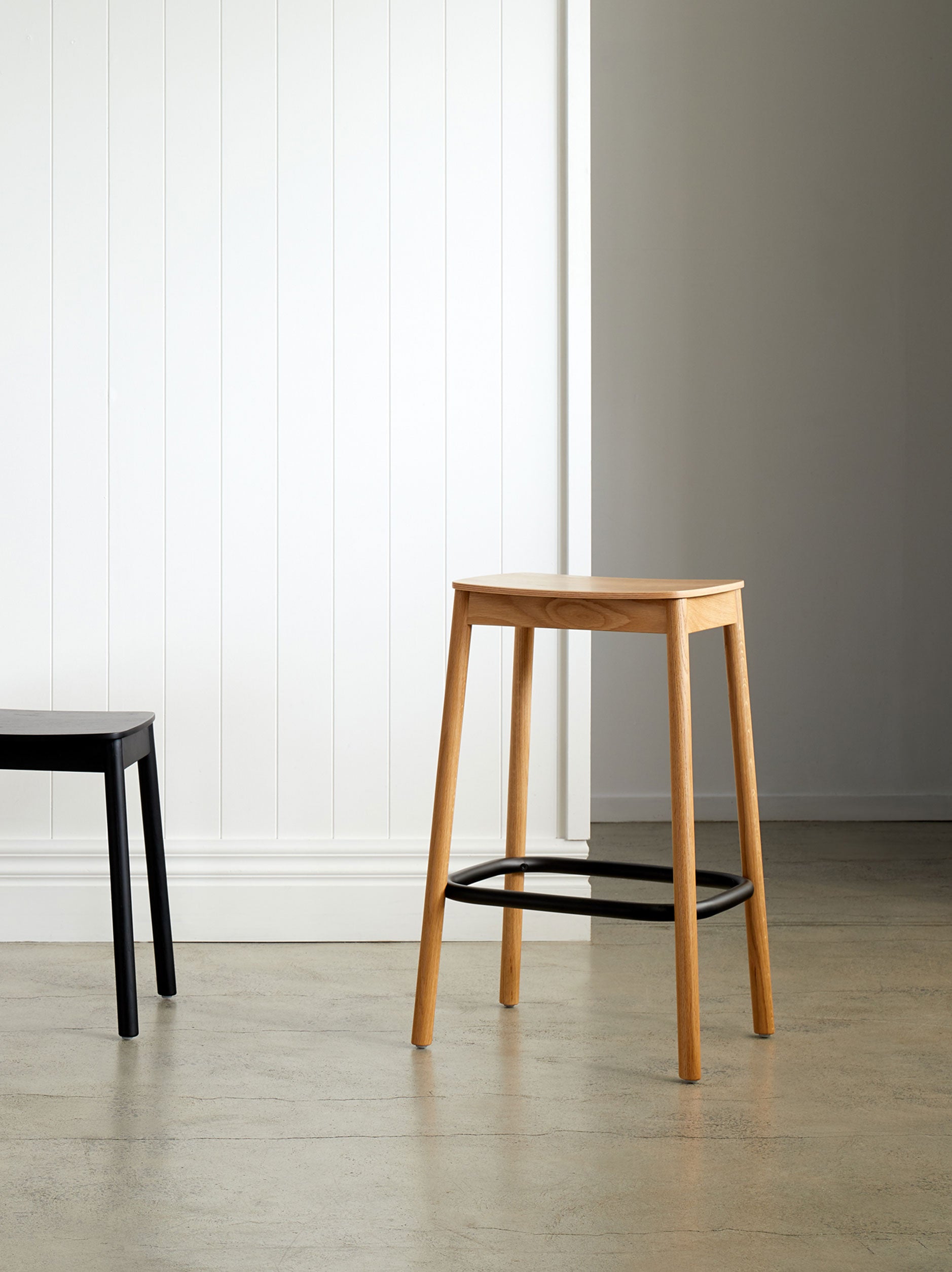 Radial Stool Oak/Black / 66.5cmh