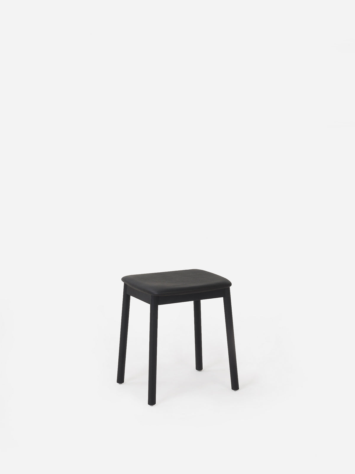 Radial Stool Low w/Leather Seat Black / 48cmh