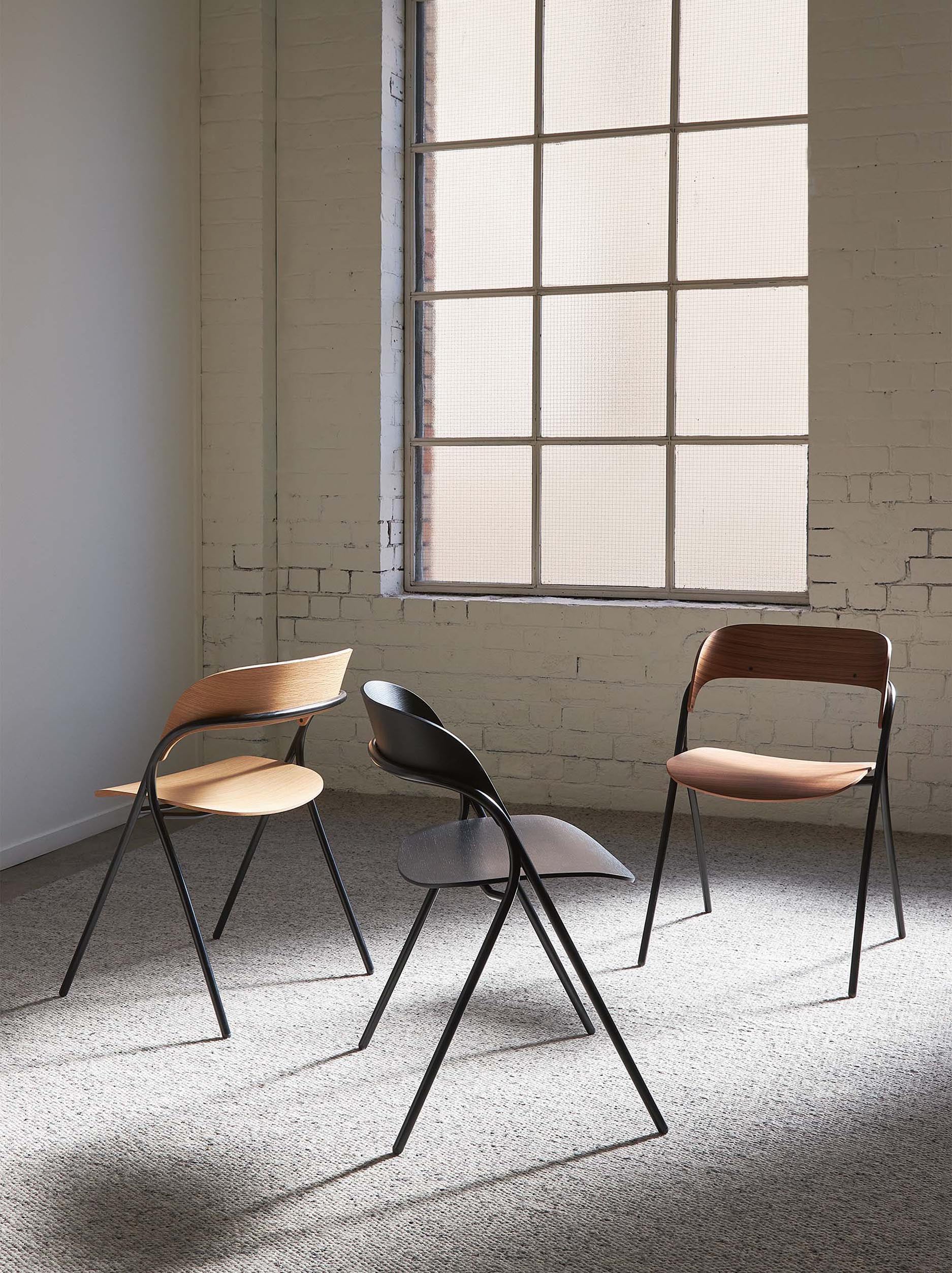 Trace Dining Chair Walnut / One Size