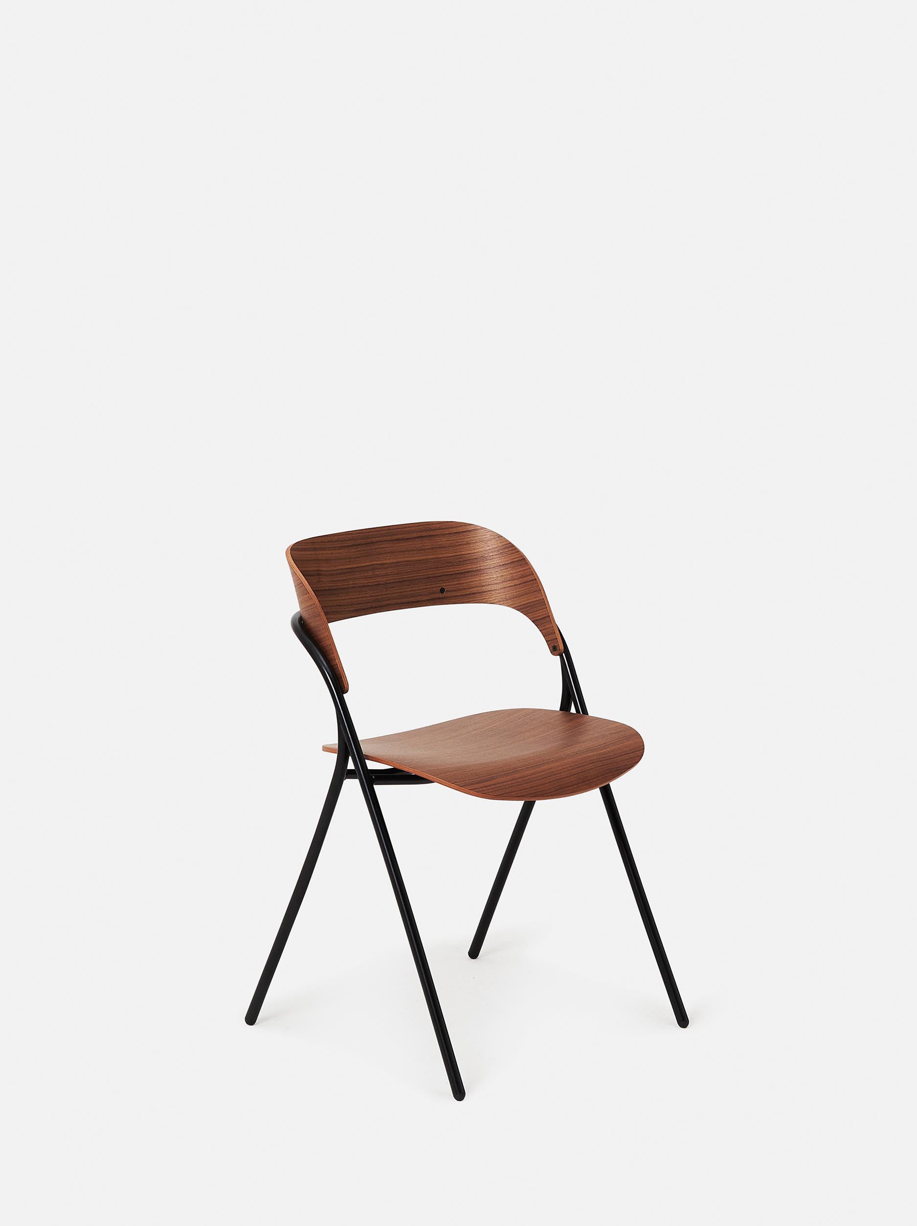Trace Dining Chair Walnut / One Size