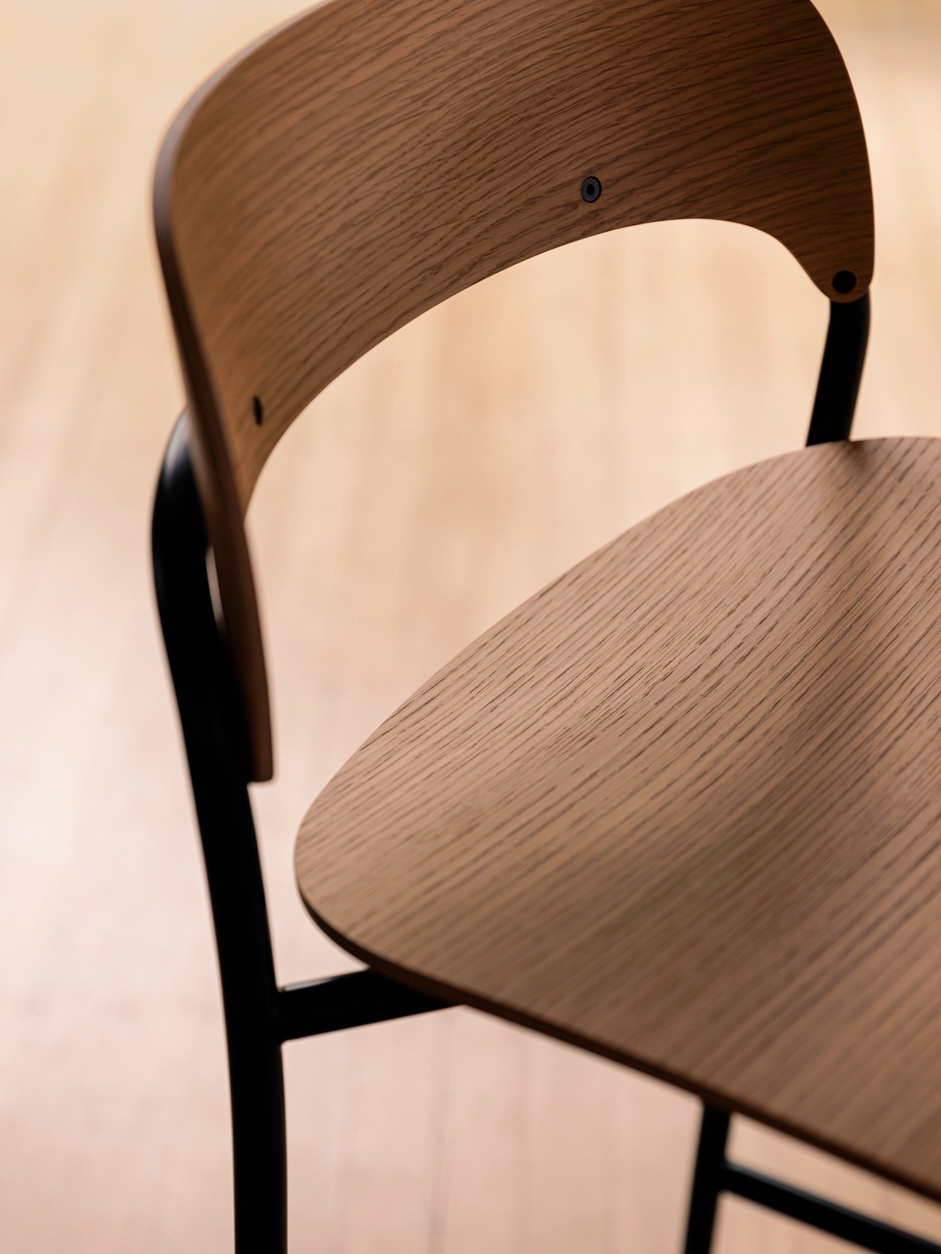 Trace Stool Oak / One Size
