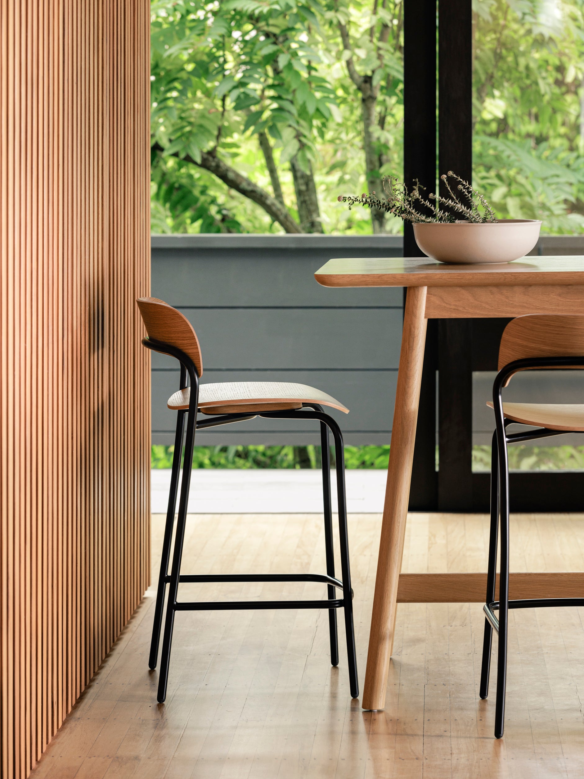 Trace Stool Oak / One Size