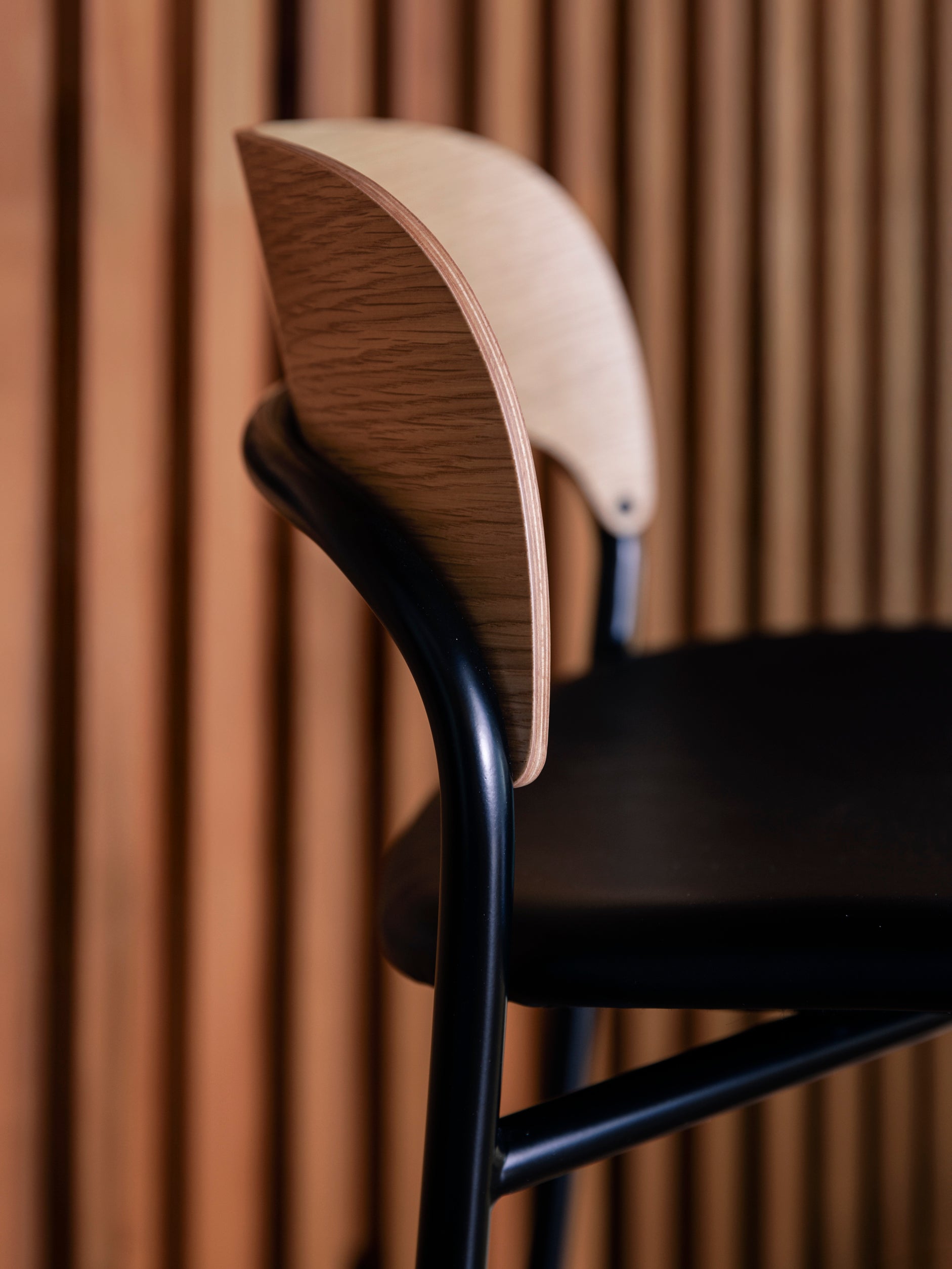 Trace Stool w/Leather Seat Oak/Black / One Size