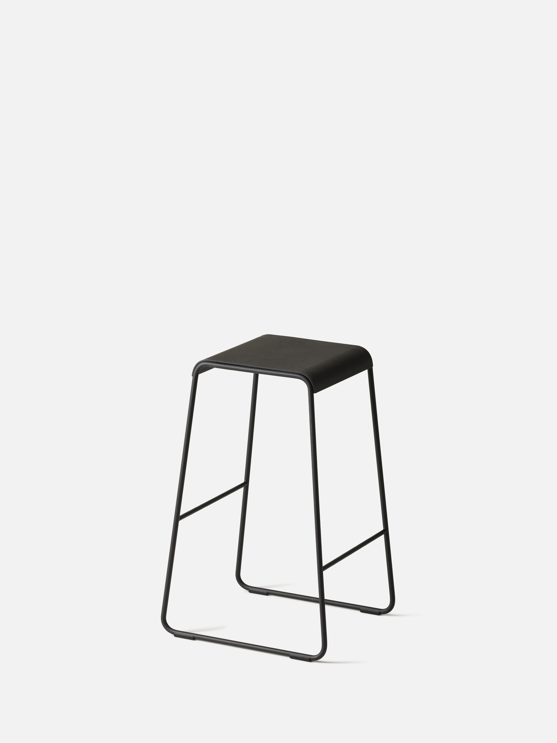 S2 Stool Black / Medium