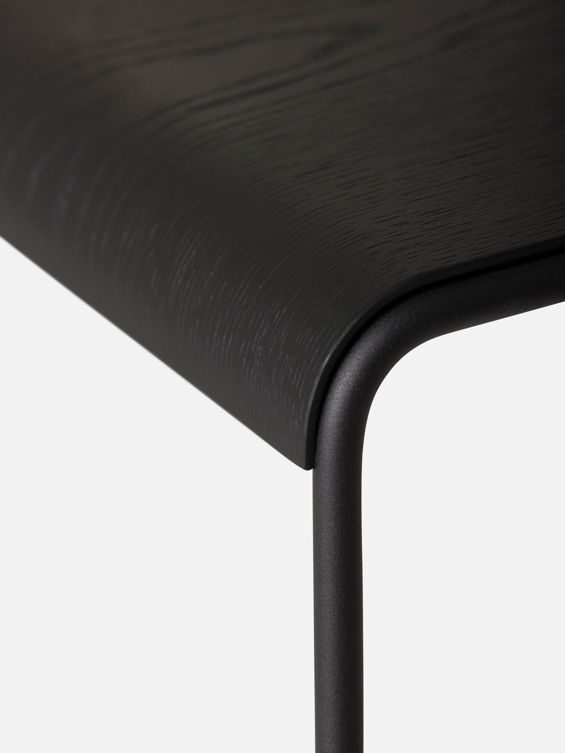 S2 Stool Black/Black Oak / Medium