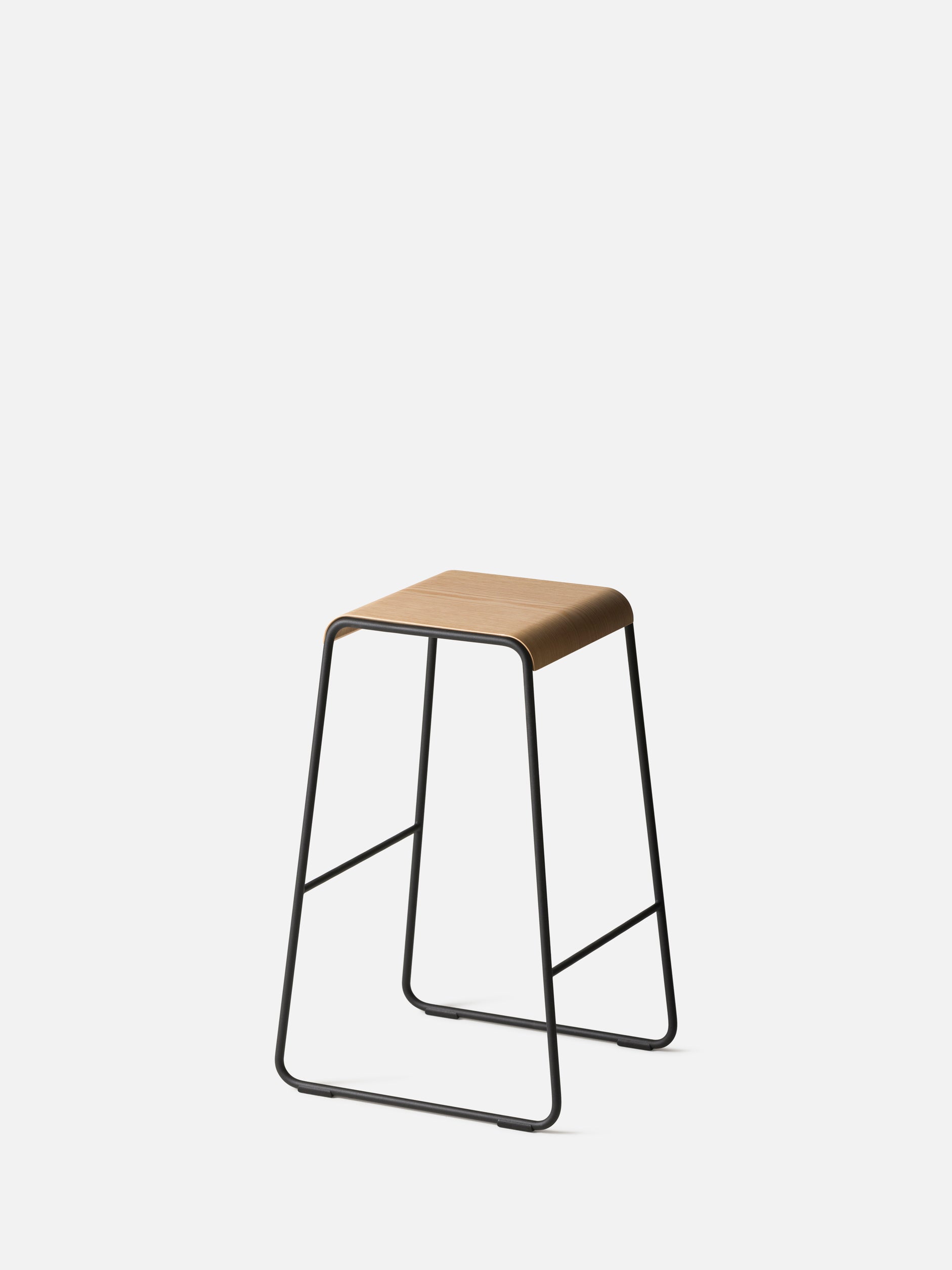S2 Stool Black/Oak / Medium