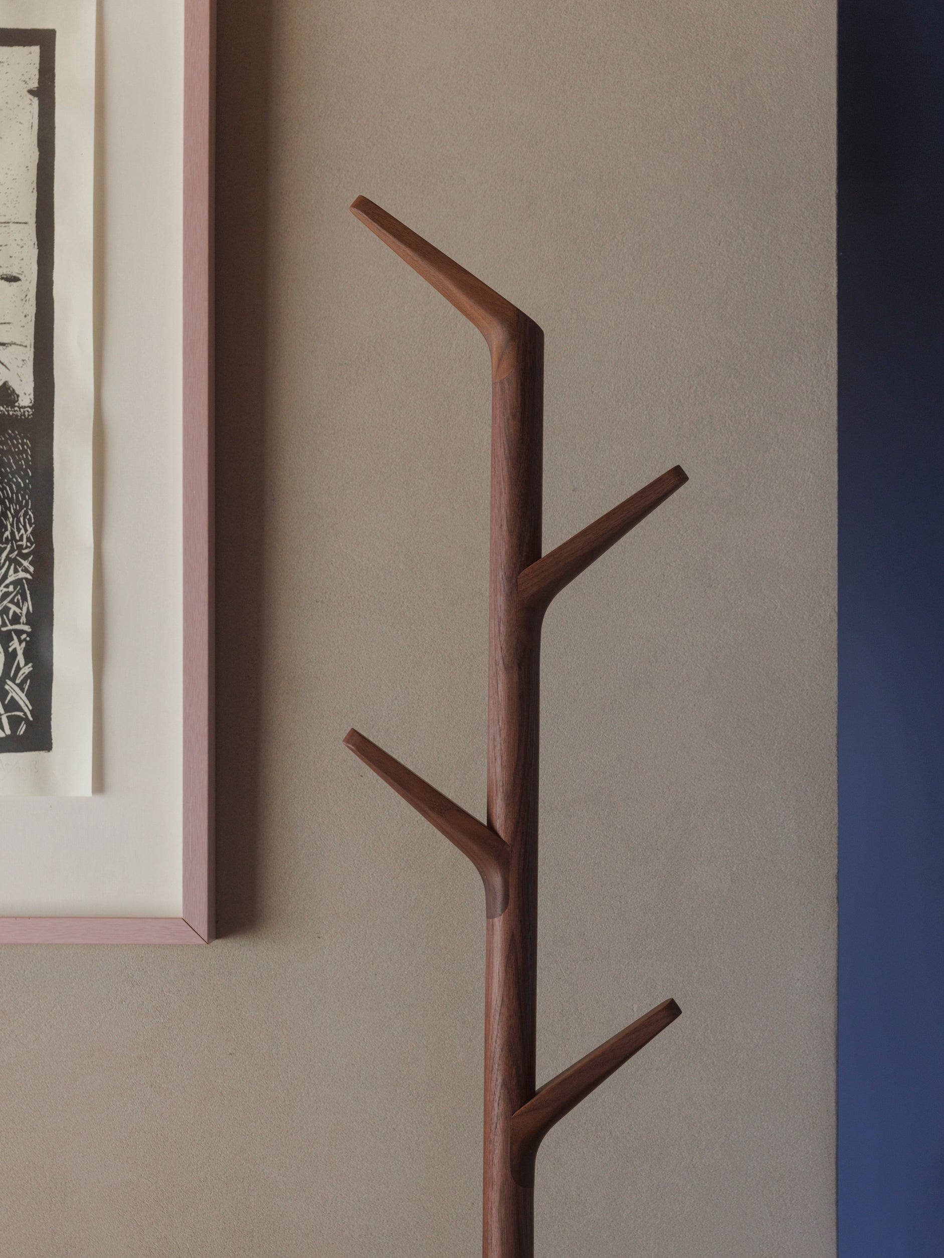 Harakeke Coat Stand Walnut / One Size